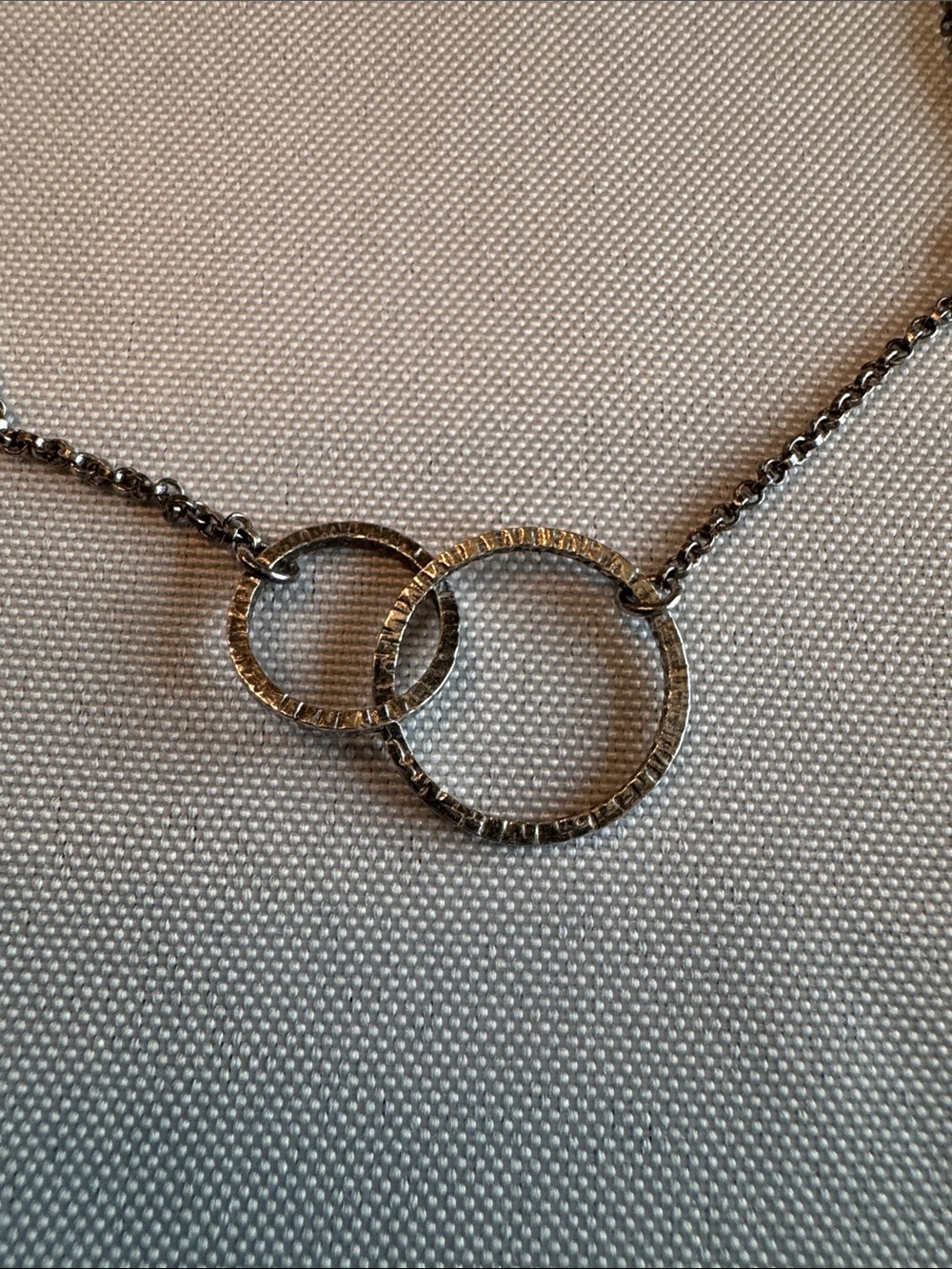 Silpada Silver Interlocking Circle Necklace - Picture 2 of 3